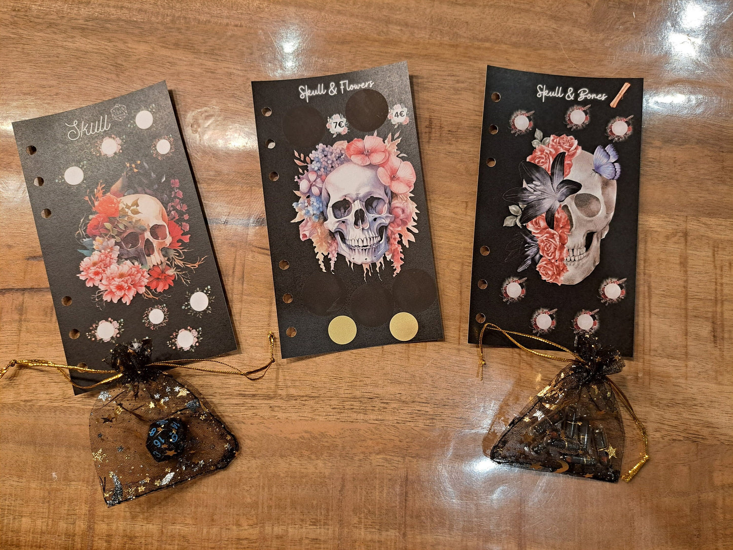 Skull Skull and Flowers und Skull and Bones