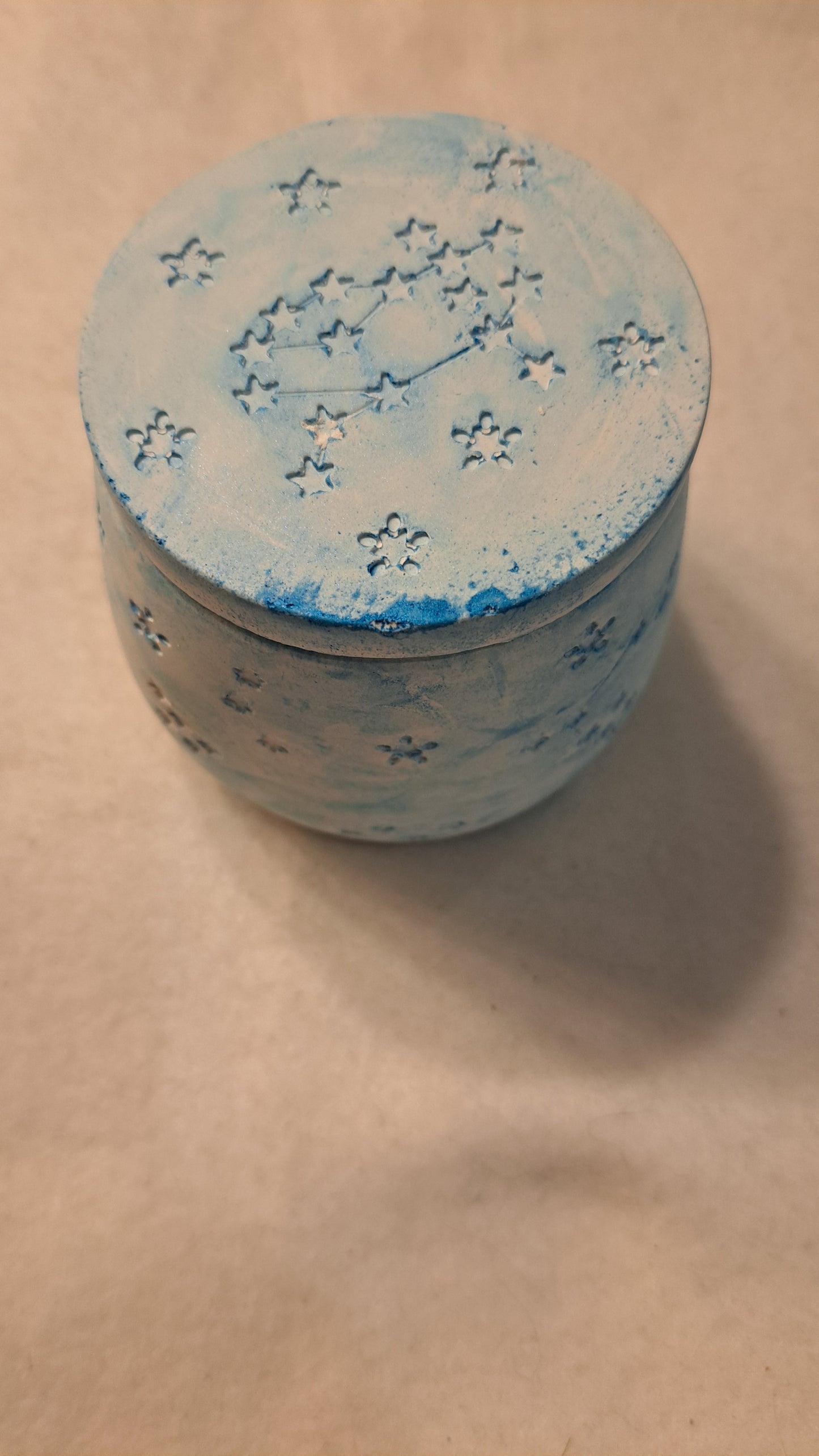 Topf mit Sternzeichen